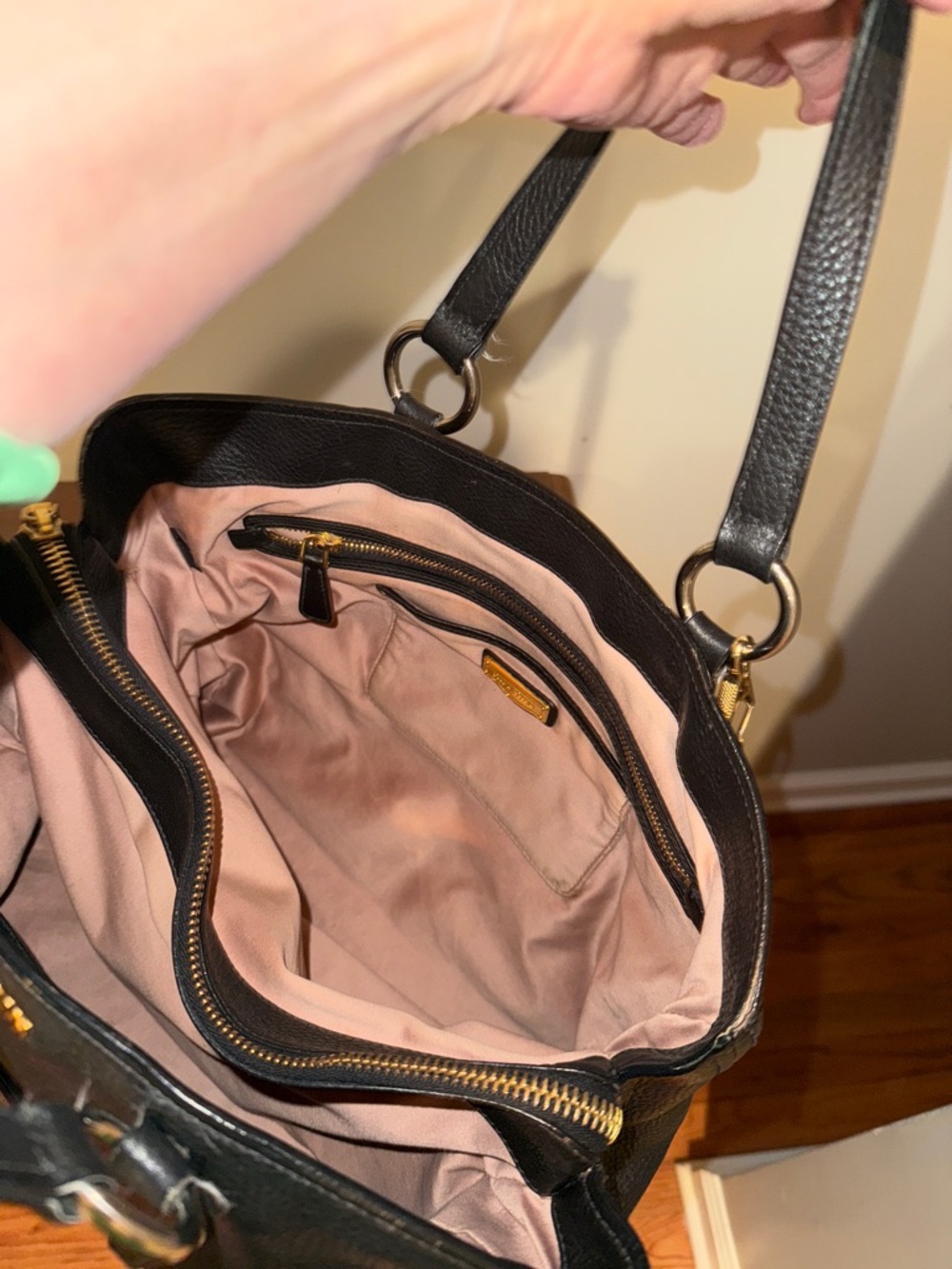 Miu Miu Black Pebbled Leather Top-Handle Shoulder Bag
Comes with dust bag - Picture 3 of 7